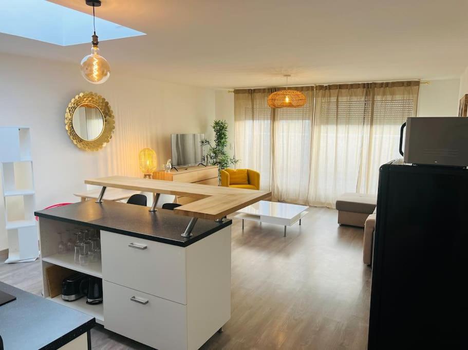 Apartament Harmonieux/Bezannes/Pkg Prive Zewnętrze zdjęcie